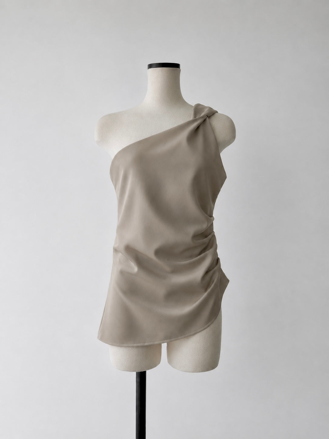 Lou | One shoulder top