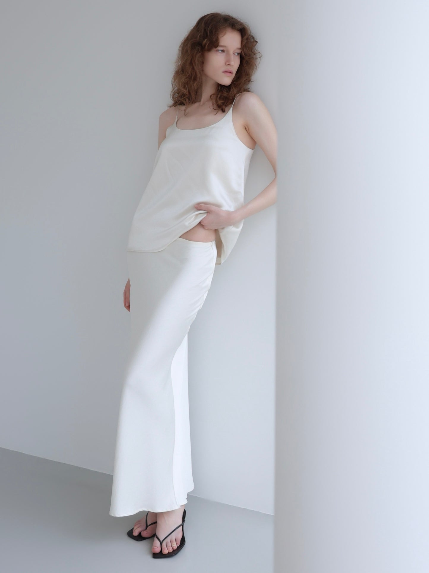 Lulà | Satin sleek maxi skirt