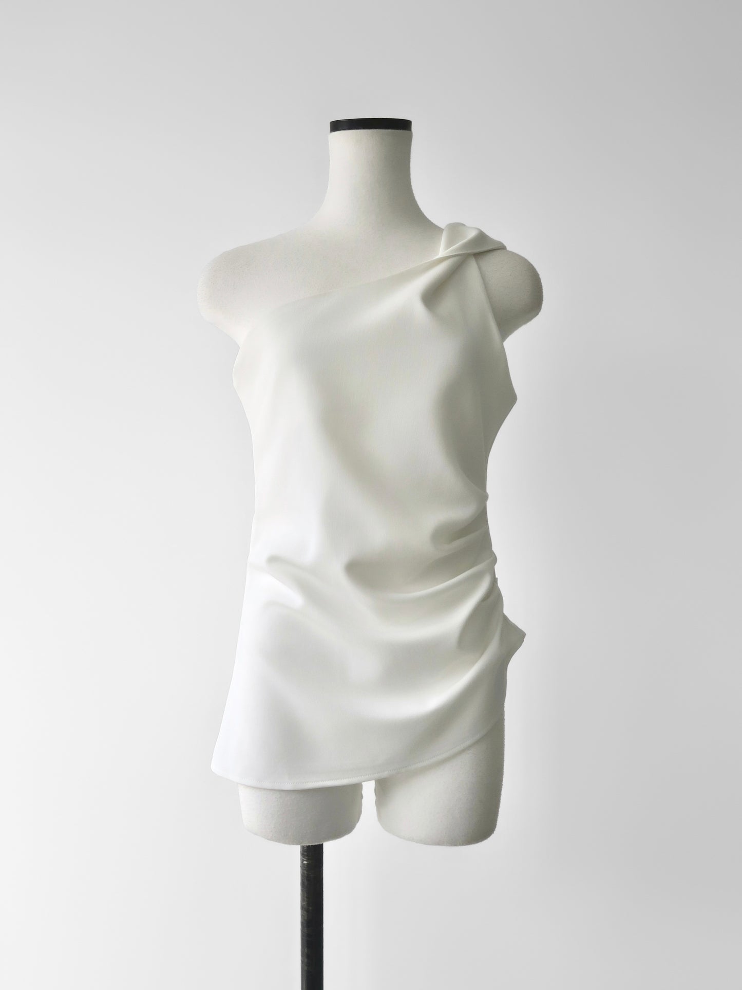 Lou | One shoulder top