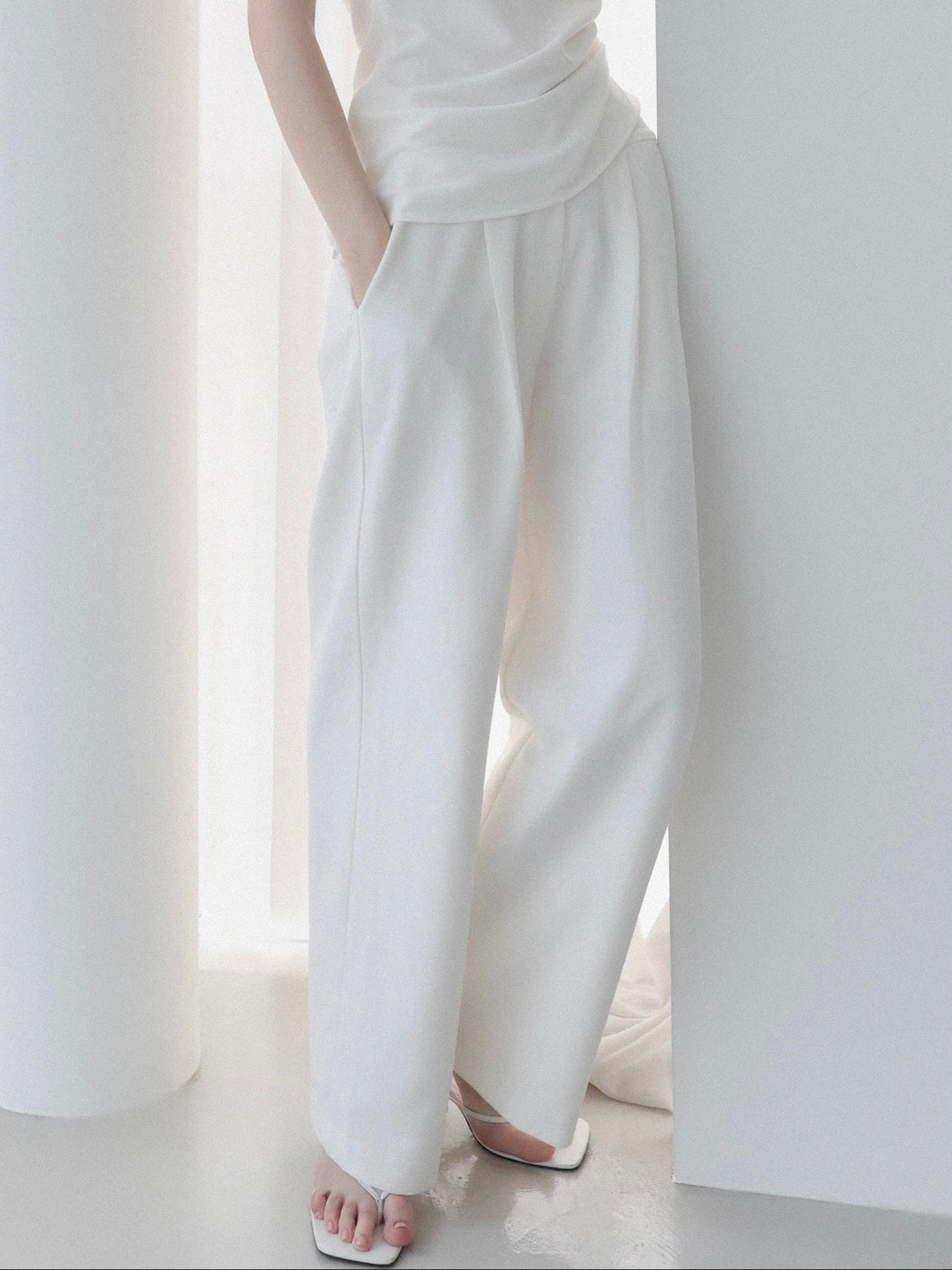 Lou | Single tuck banding pants