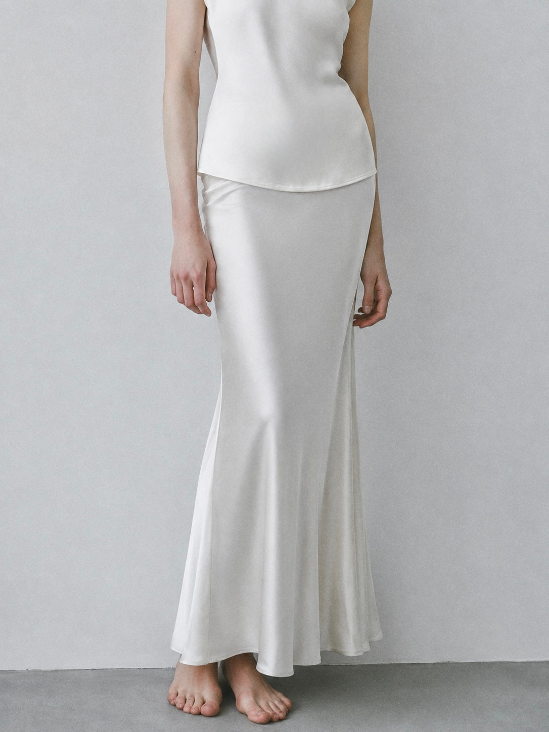 Lulà | Satin sleek maxi skirt