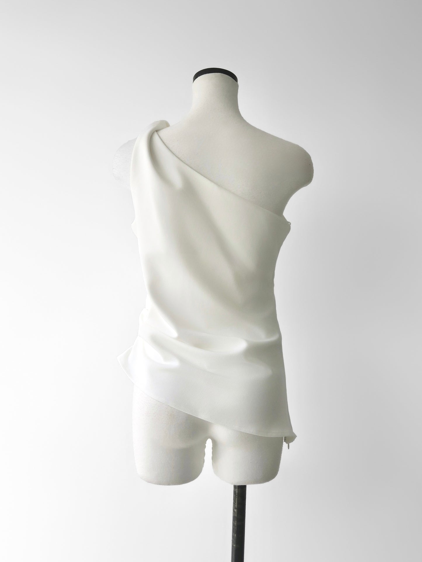 Lou | One shoulder top