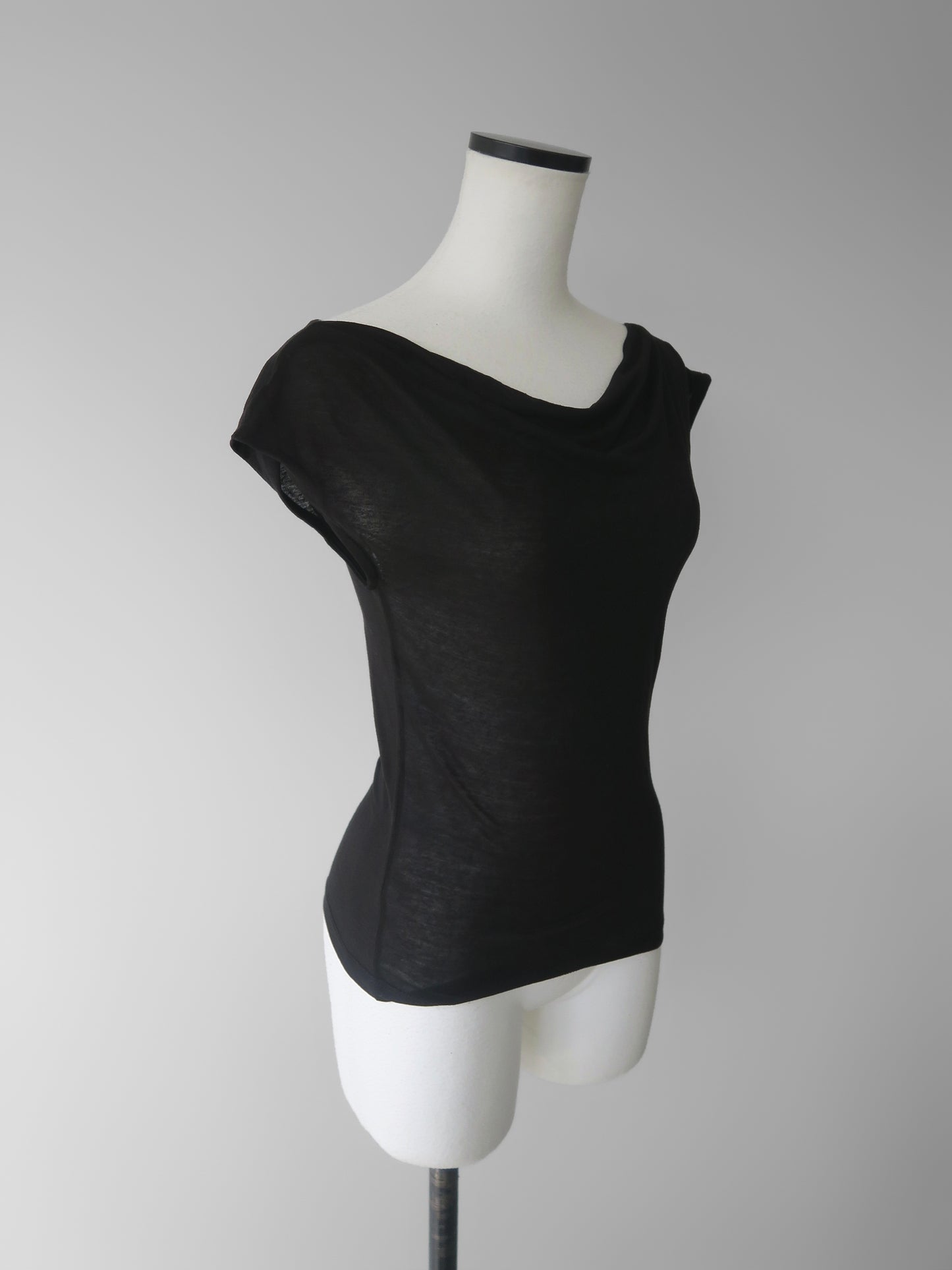 Romy | Drape off shoulder top