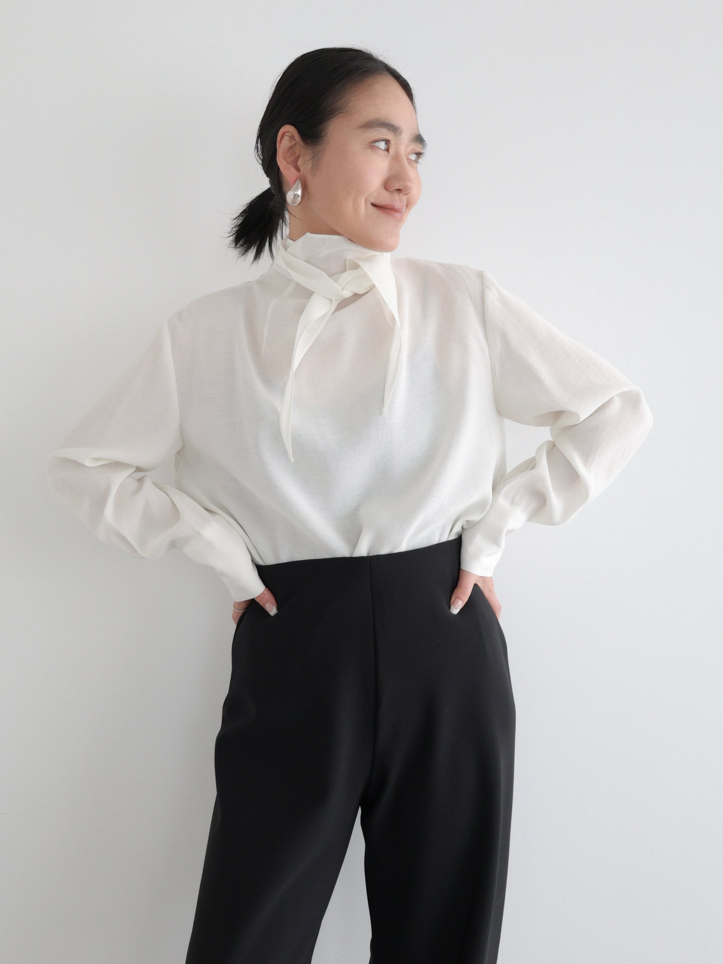 Emma | Tie blouse