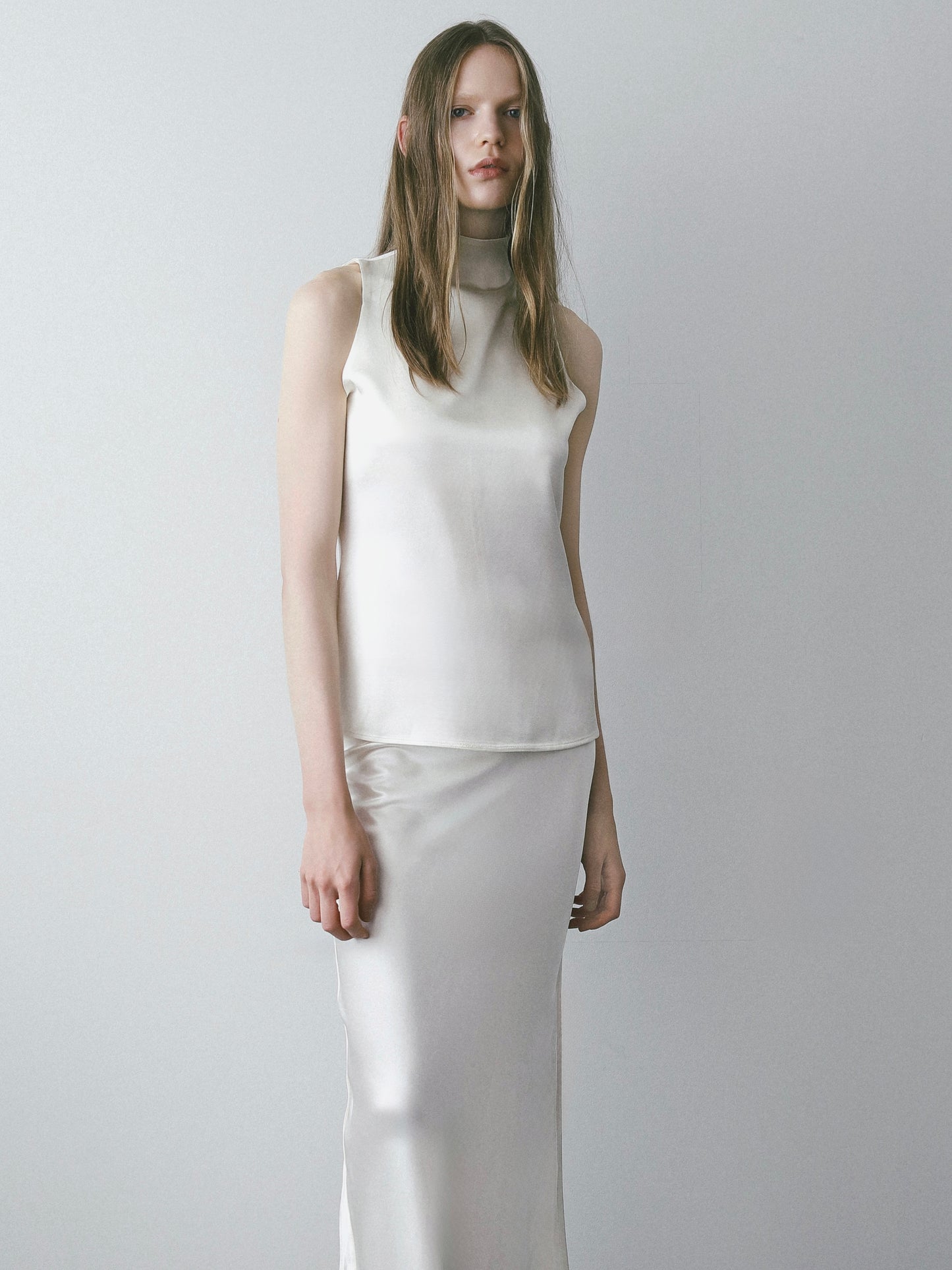 Lulà | Satin high neck sleeveless top