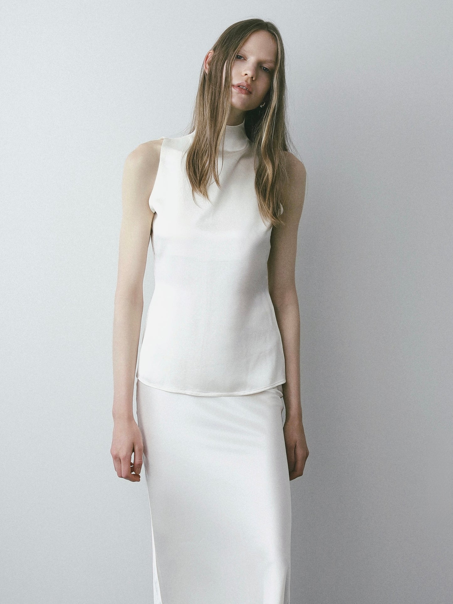 Lulà | Satin high neck sleeveless top
