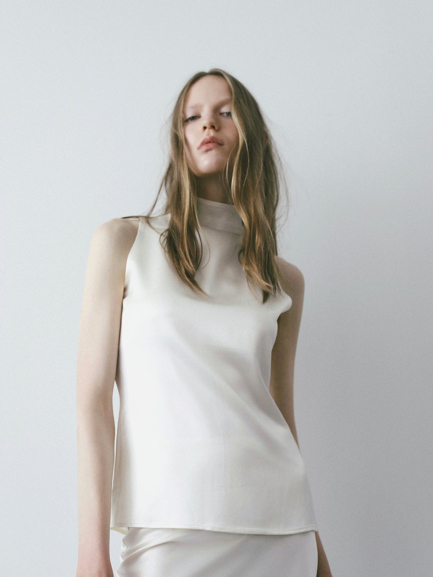 Lulà | Satin high neck sleeveless top
