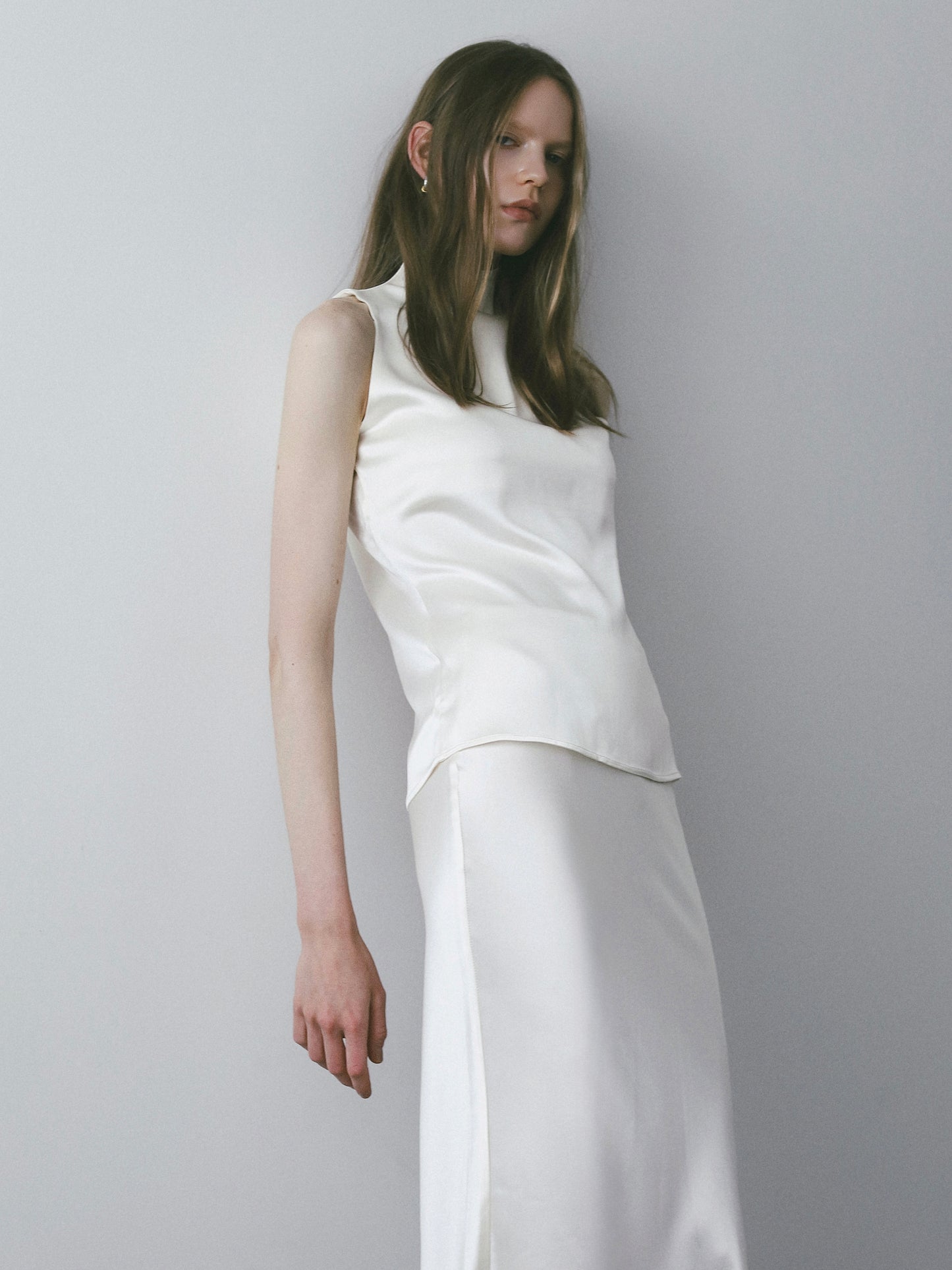 Lulà | Satin high neck sleeveless top