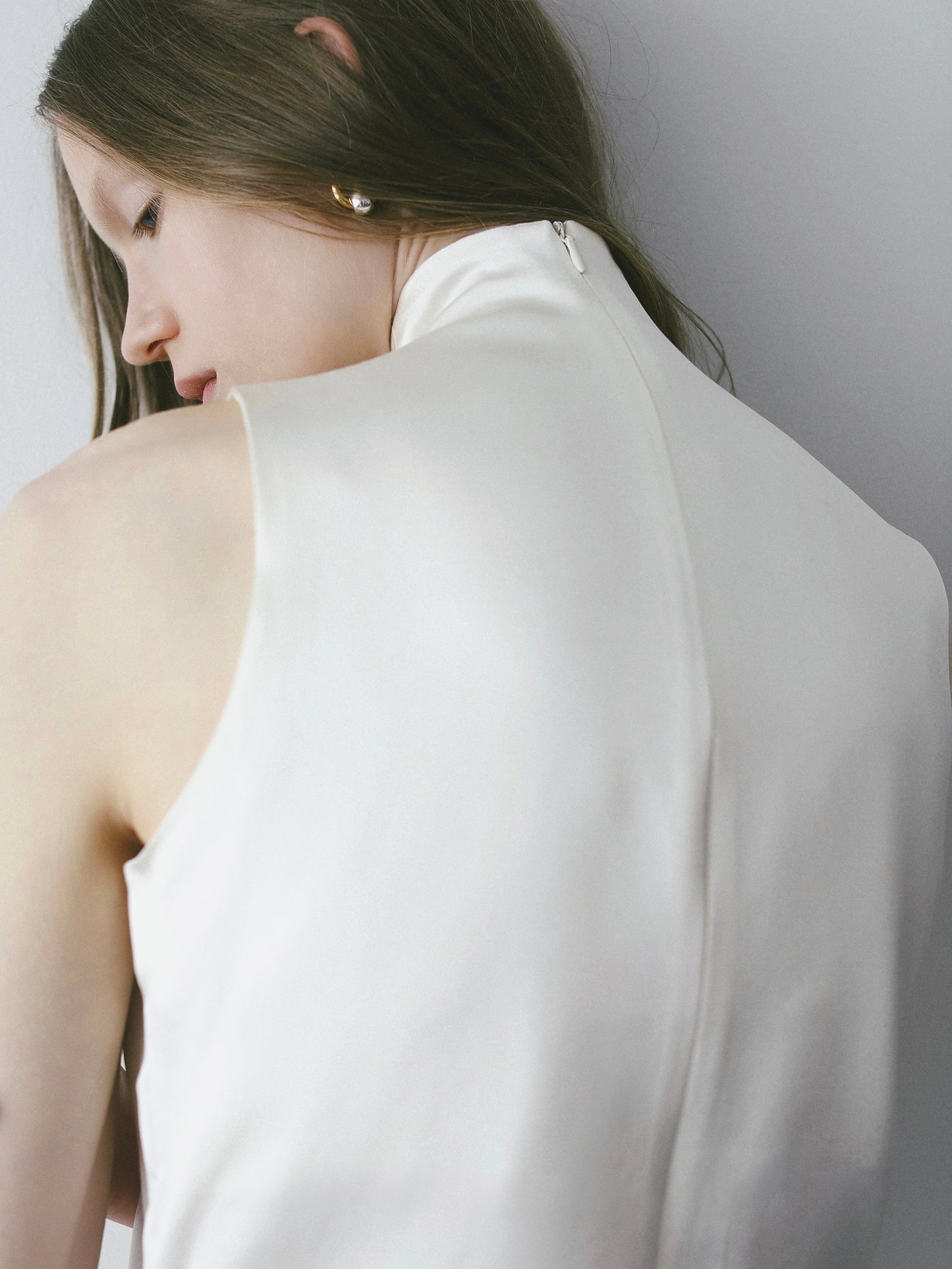 Lulà | Satin high neck sleeveless top