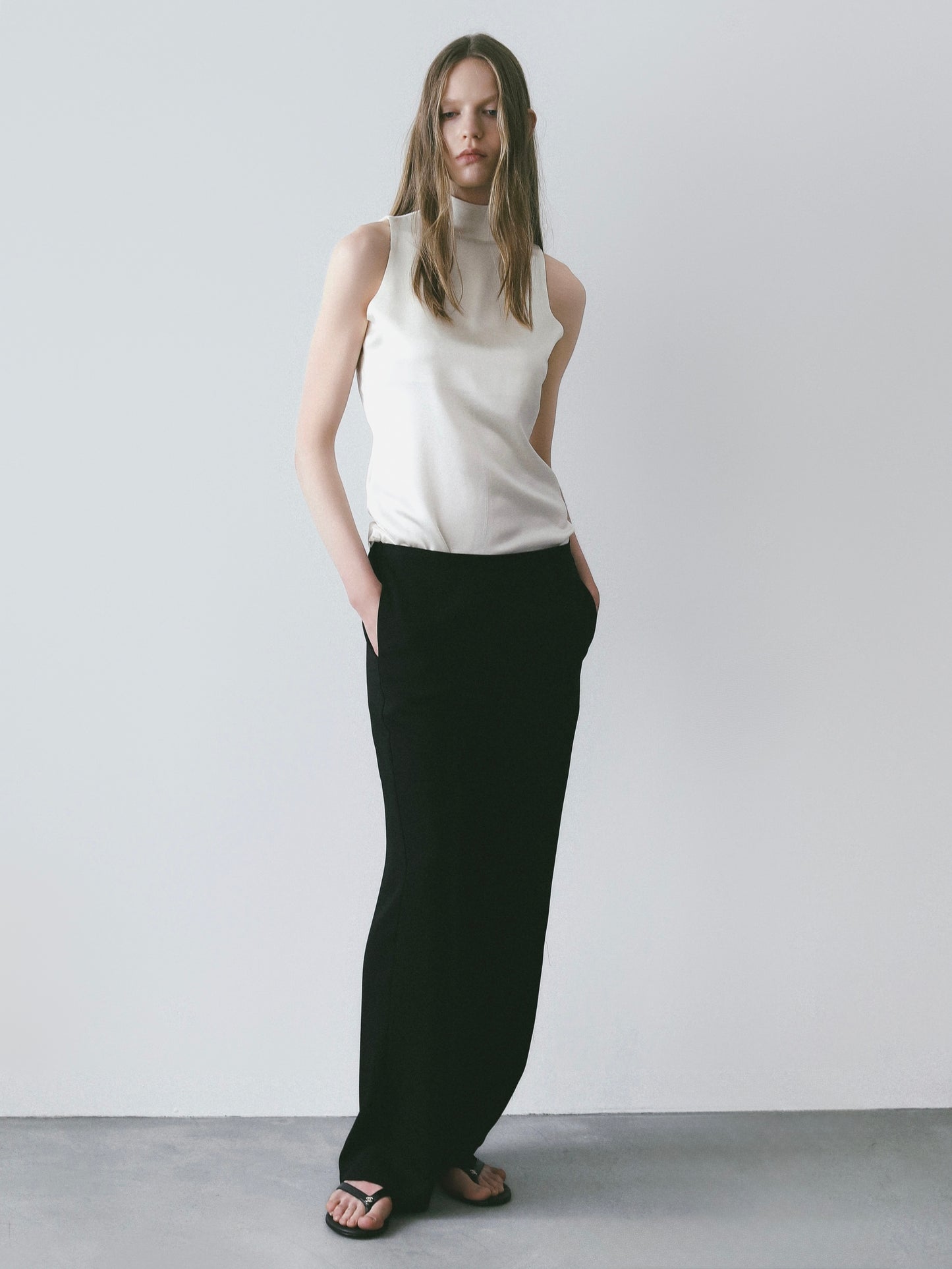 Lulà | Satin high neck sleeveless top