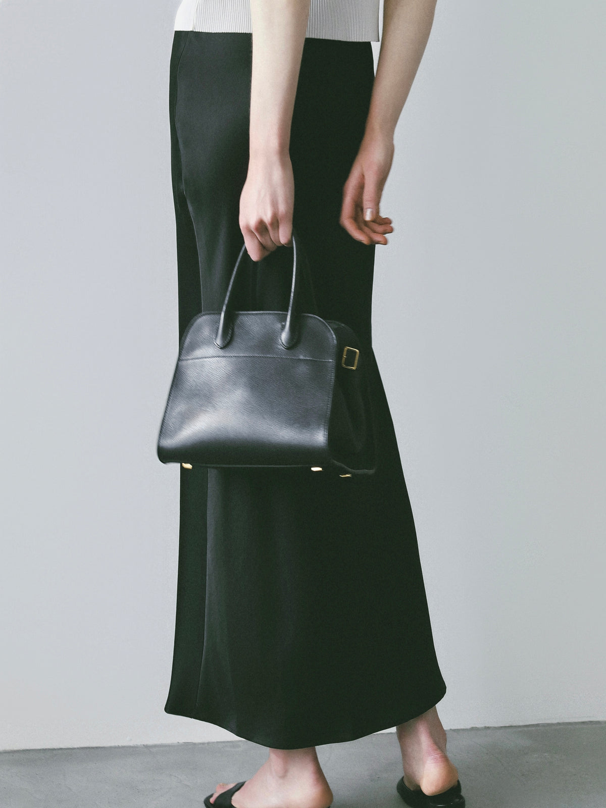 Lulà | Satin sleek maxi skirt