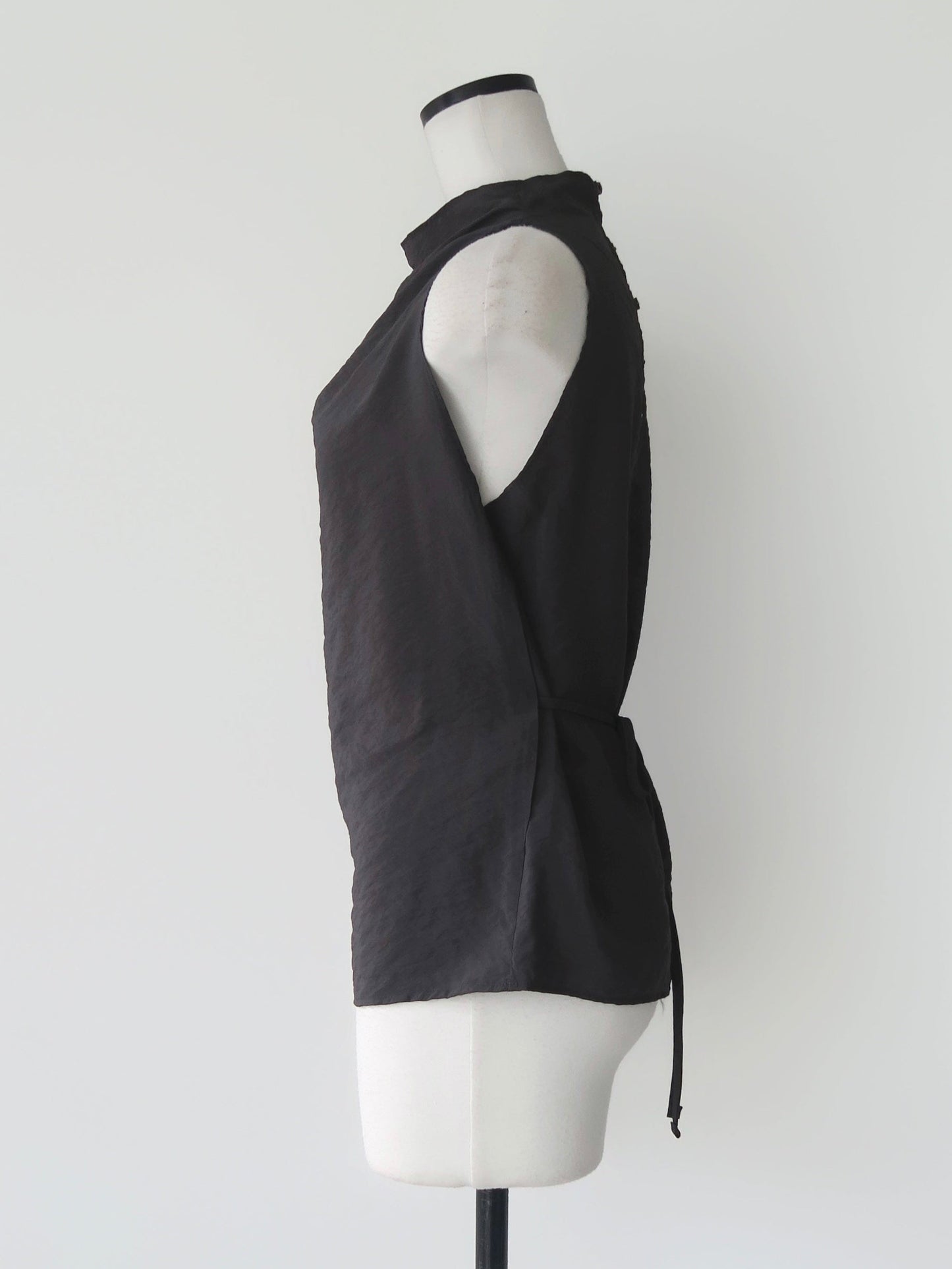 Sué | Side string top