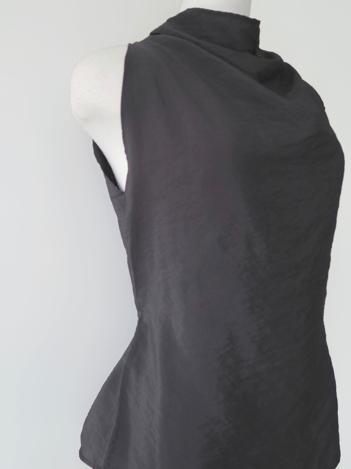 Sué | Side string top