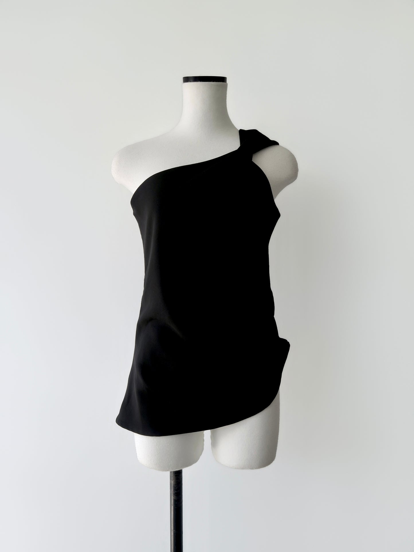 Lou | One shoulder top