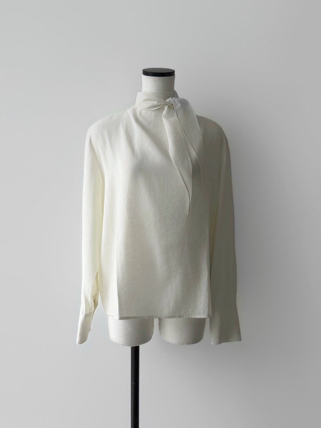 Emma | Tie blouse