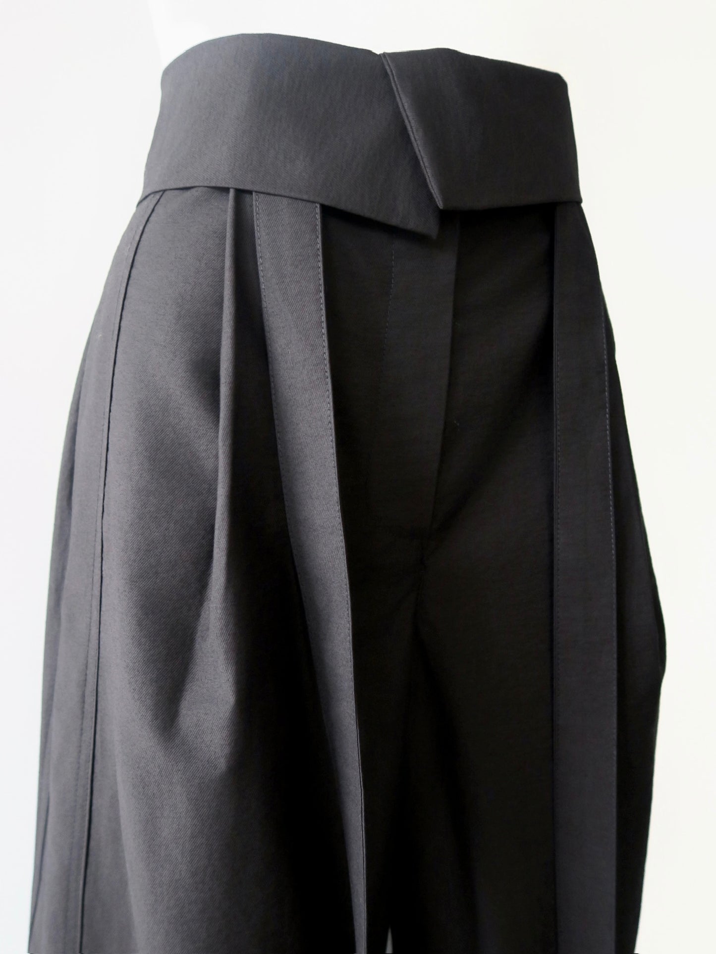 Claire | Belt pants